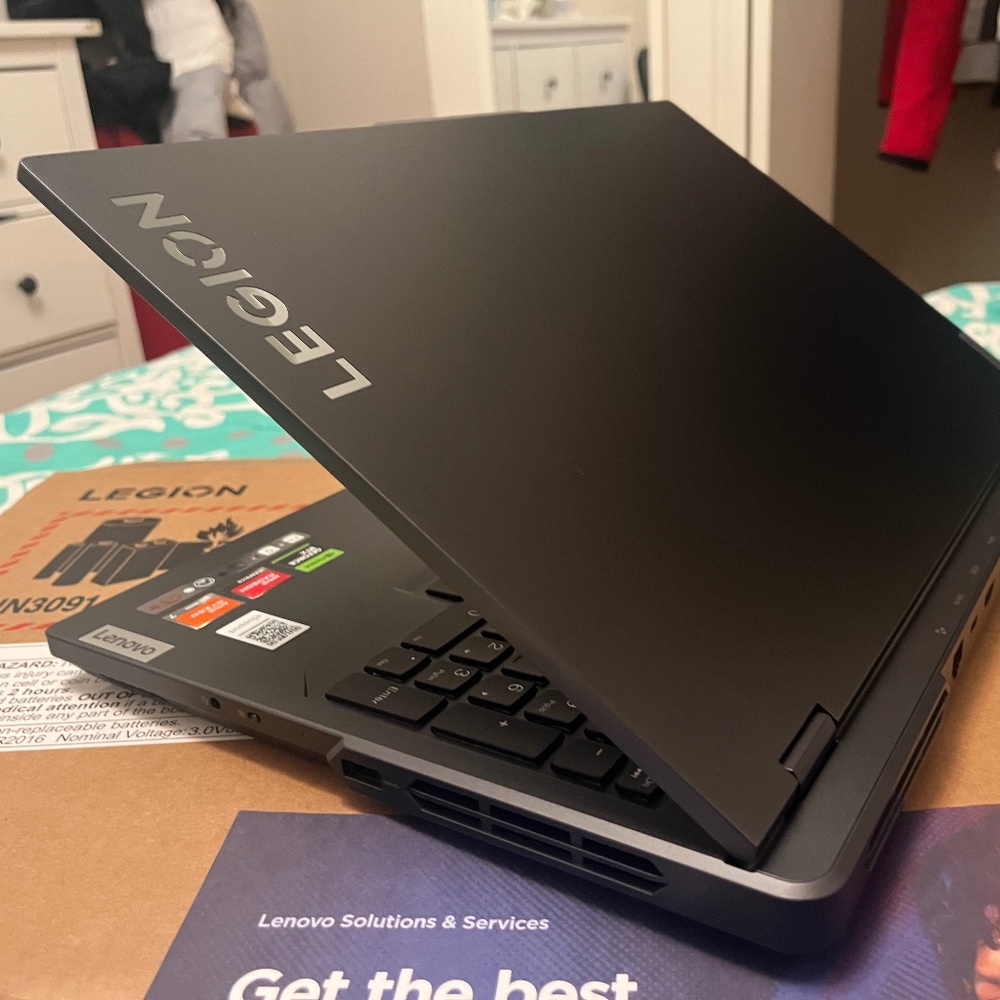 Lenovo Legion 5 pro Gen 8 AMD RTX 4060